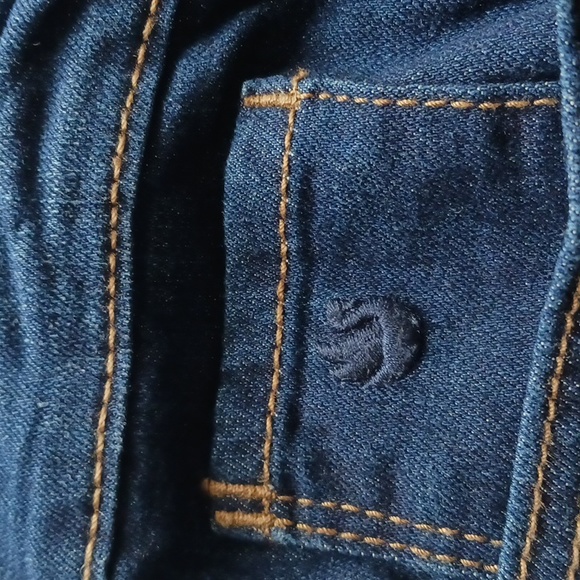 Gloria Vanderbilt All-Around Slimming Effect Jean/ Denim Capri - Picture 5 of 12